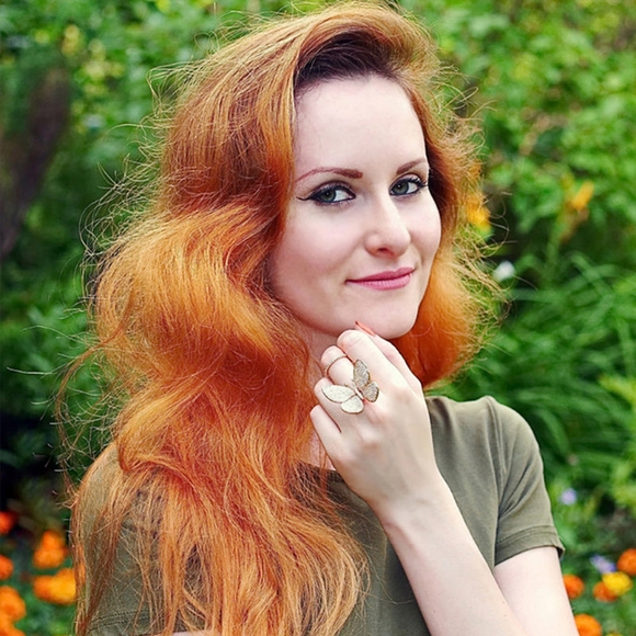 Moving Paved Butterfly Ring Gold Size 5 or 5.5 - Picture 5 of 14